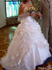 свадебное платье с недлинным шлейфом