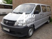 Передний салон,  левое окно на Toyota Hiace