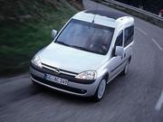 Лобовое стекло на Opel Combo 2003г + установка